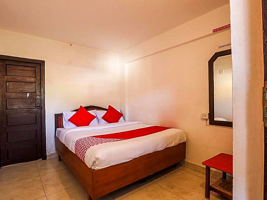 SK Residency: Double Room with Balcony (2 Adults + 1 Child)