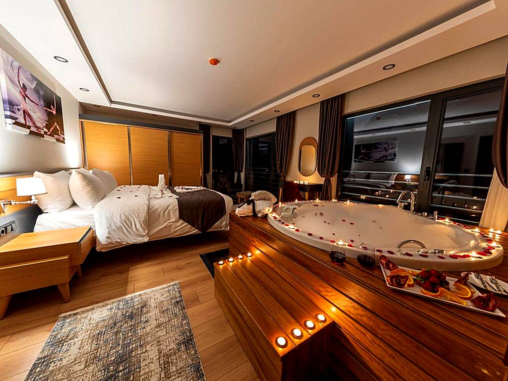 Şehrar Suite Hotel: King Suite (Trabzon)