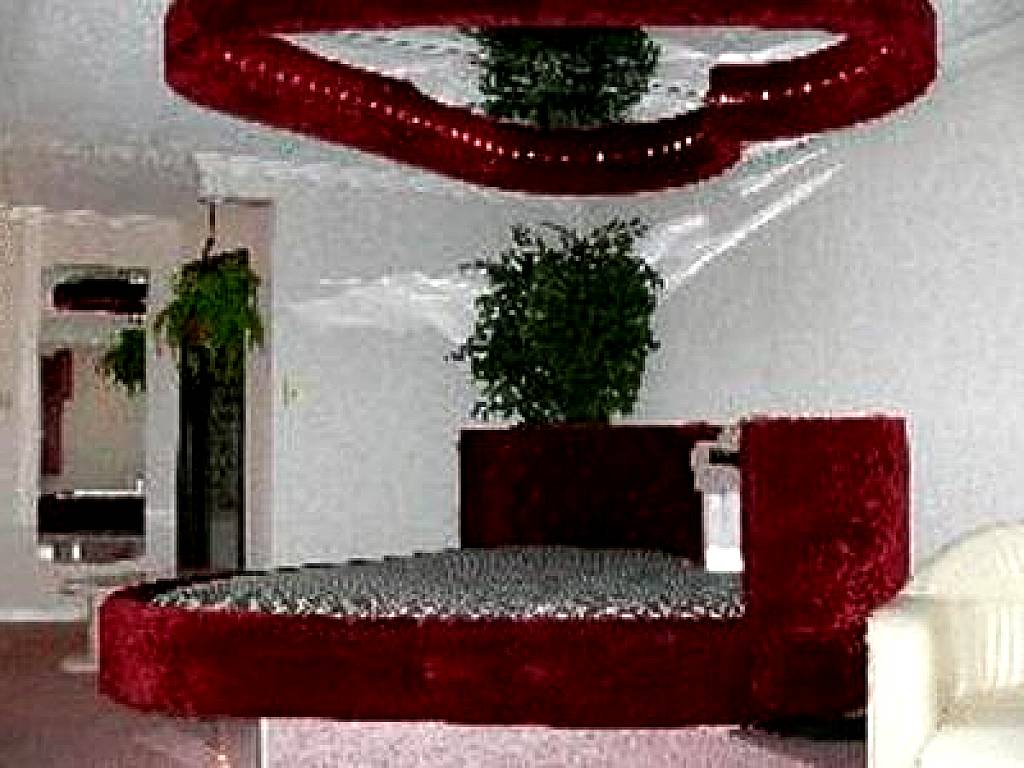 Chateau Royale Inn: King Suite with Spa Bath