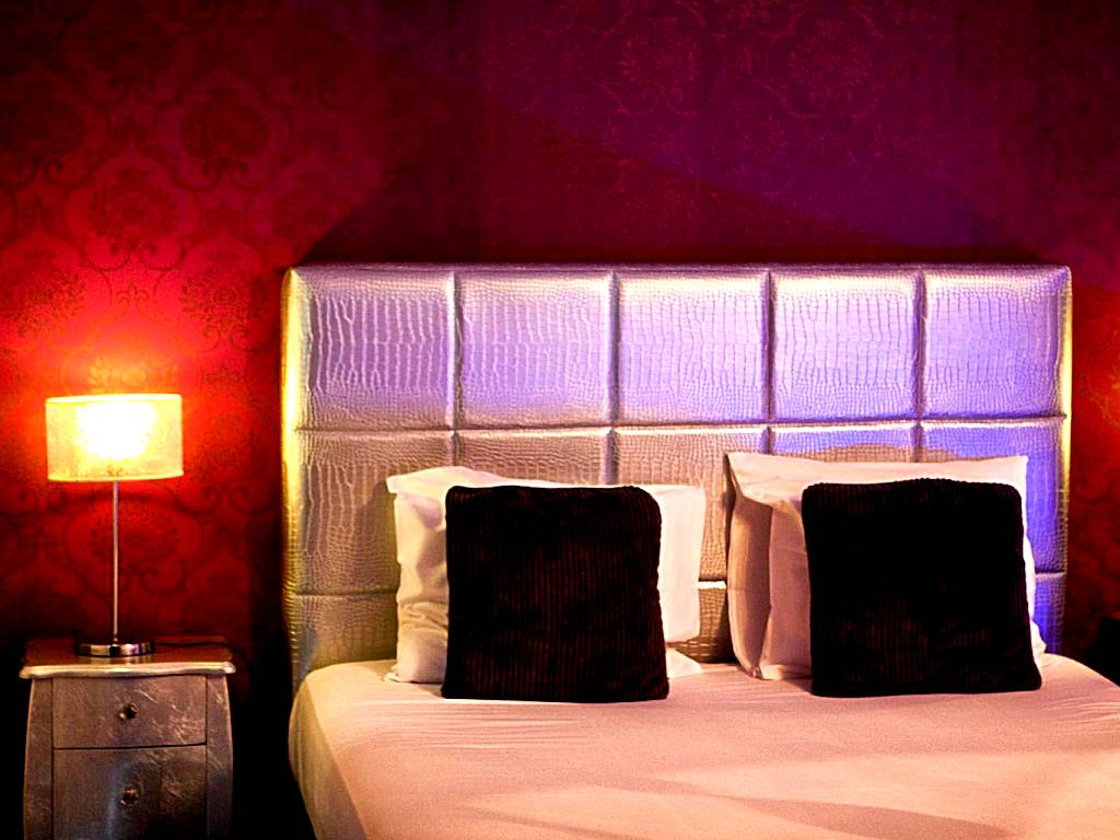 Hôtel Verone - Liège Centre: Double Room with Hot Tub