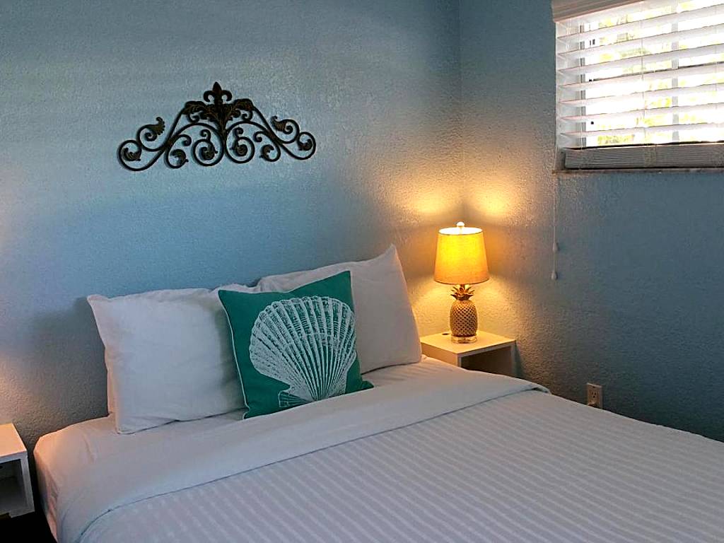 Blind Pass Resort Motel: Deluxe King Suite
