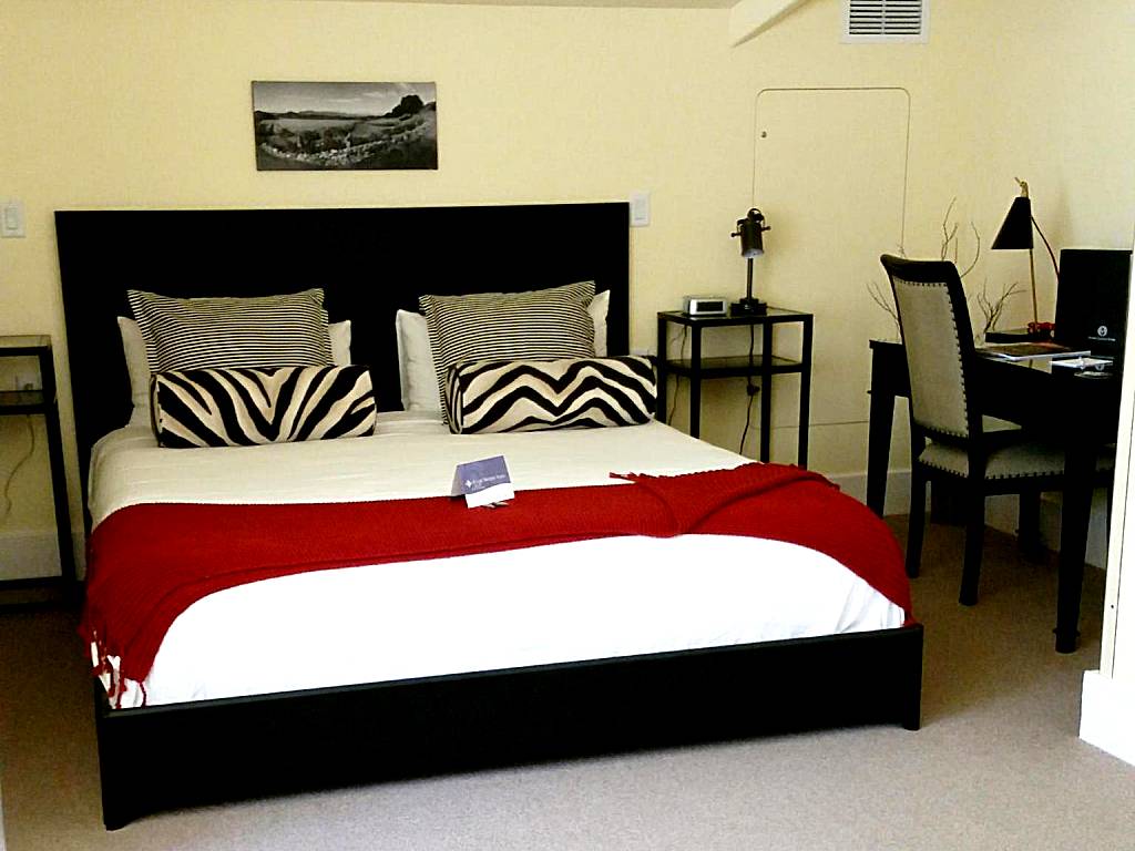 Inn at Sonoma: Petite Vintners King + Spa (Sonoma)