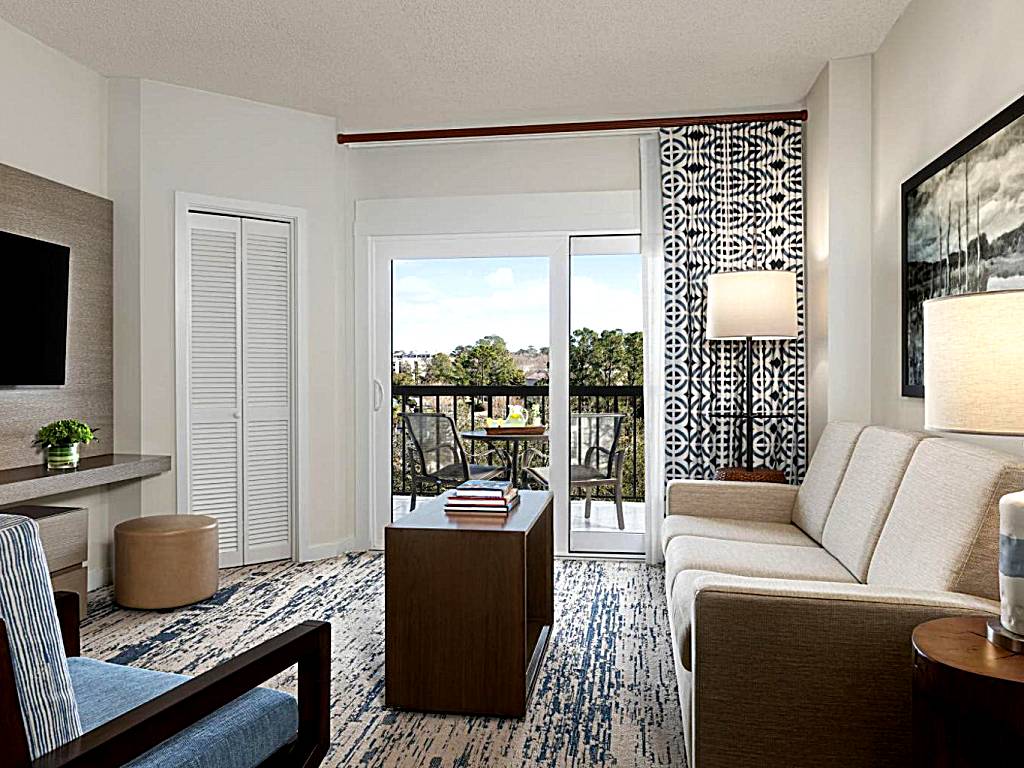 Marriott's Harbour Point and Sunset Pointe at Shelter Cove: Two-Bedroom Villa with Balcony at Harbor Point (Hilton Head Island)