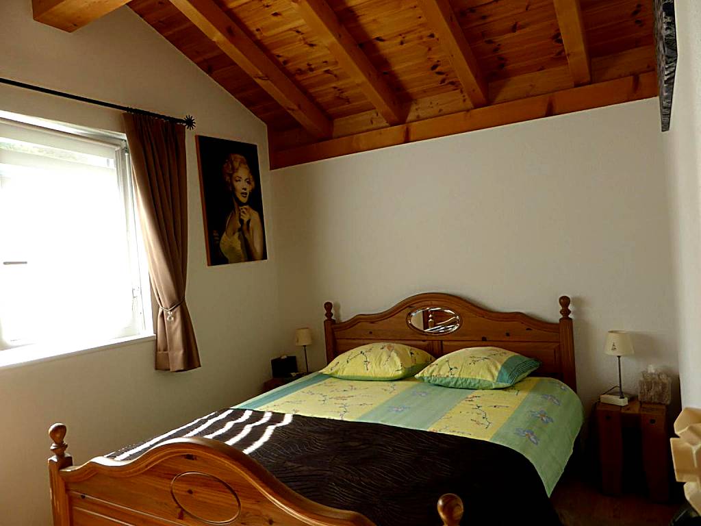 B&B Les Acacias: Double Room with Private External Bathroom - single occupancy (Le Châble)