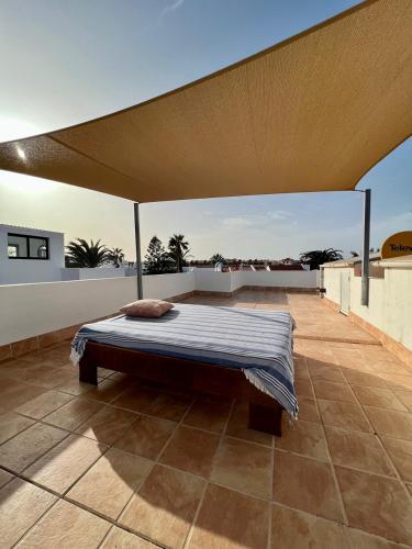 Pura Vida Surf Camp & School (La Oliva)