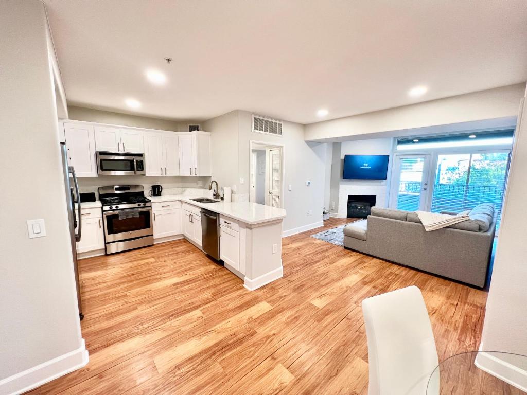 Spacious 2 Bedroom 2 Bathroom In Gated Community