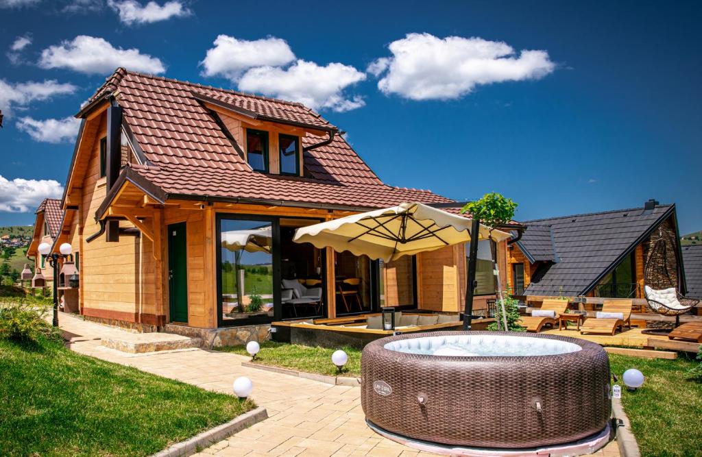 The Crown Lodge