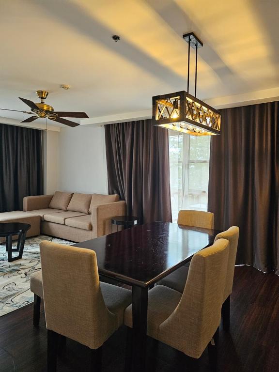 Forest Lodge at Camp John Hay privately owned - Deluxe Queen Suite with balcony and Free Parking 269