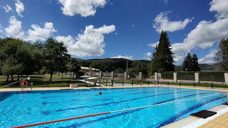 Chalet entero con patio