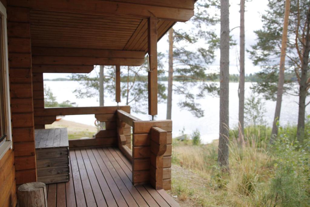 Sipilä-mökki, huom! sijaitsee saaressa, locates on island