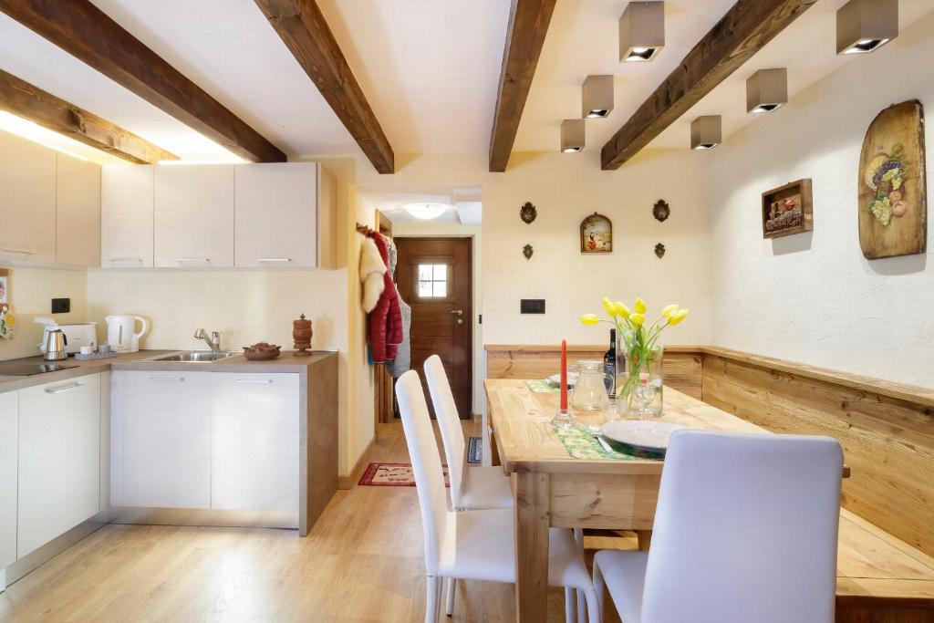 HelloChalet - Chalet Grené glamour retreat with garden - 1km from cabelcar