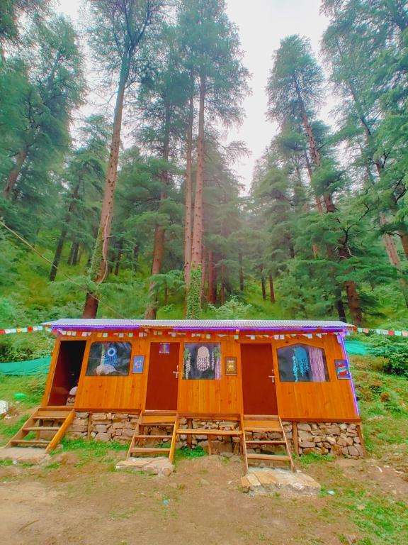 Shanti People Cafe & Rooms