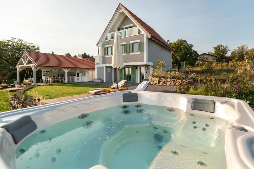Lovassy Lodge