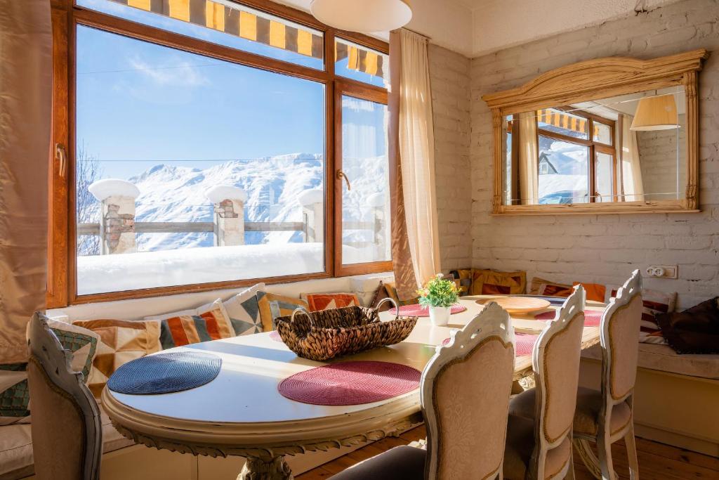 Snow Time Cottage
