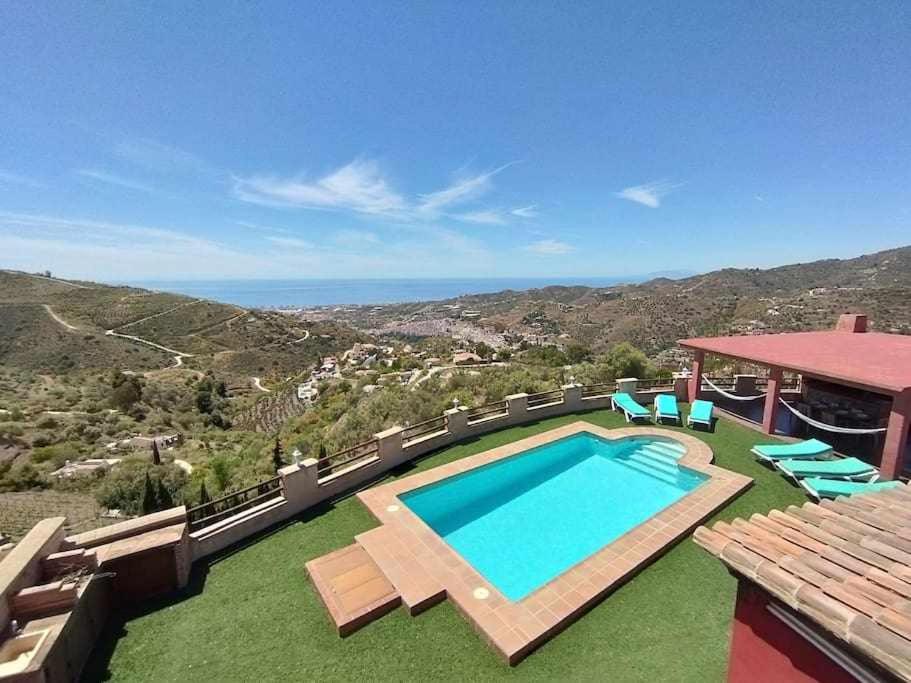 La Casa Roja Torrox 6 huéspedes y piscina privada