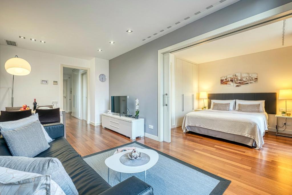 Paseo de Gracia Bas Apartments by Aspasios