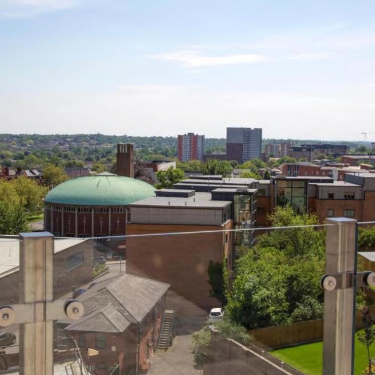 Axium Suite: Modern 2 bed in Birmingham City Centre. Perfect for Business, Family and Leisure Stays