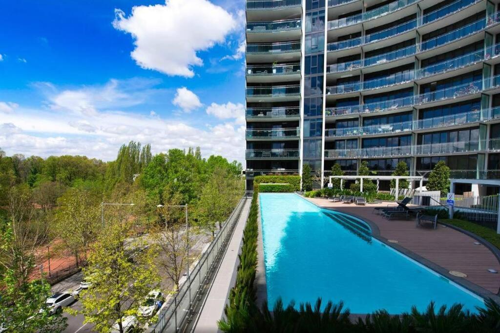 Manhattan - CBD - Canberra