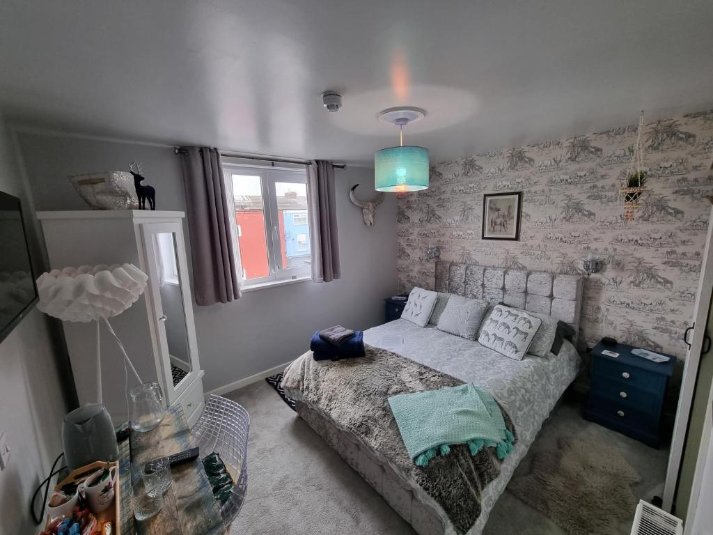 TIFFY'S PLACE Adult Guest House