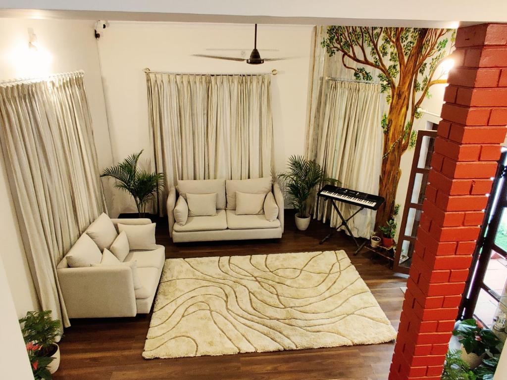 The Rustic Manor - Homestay