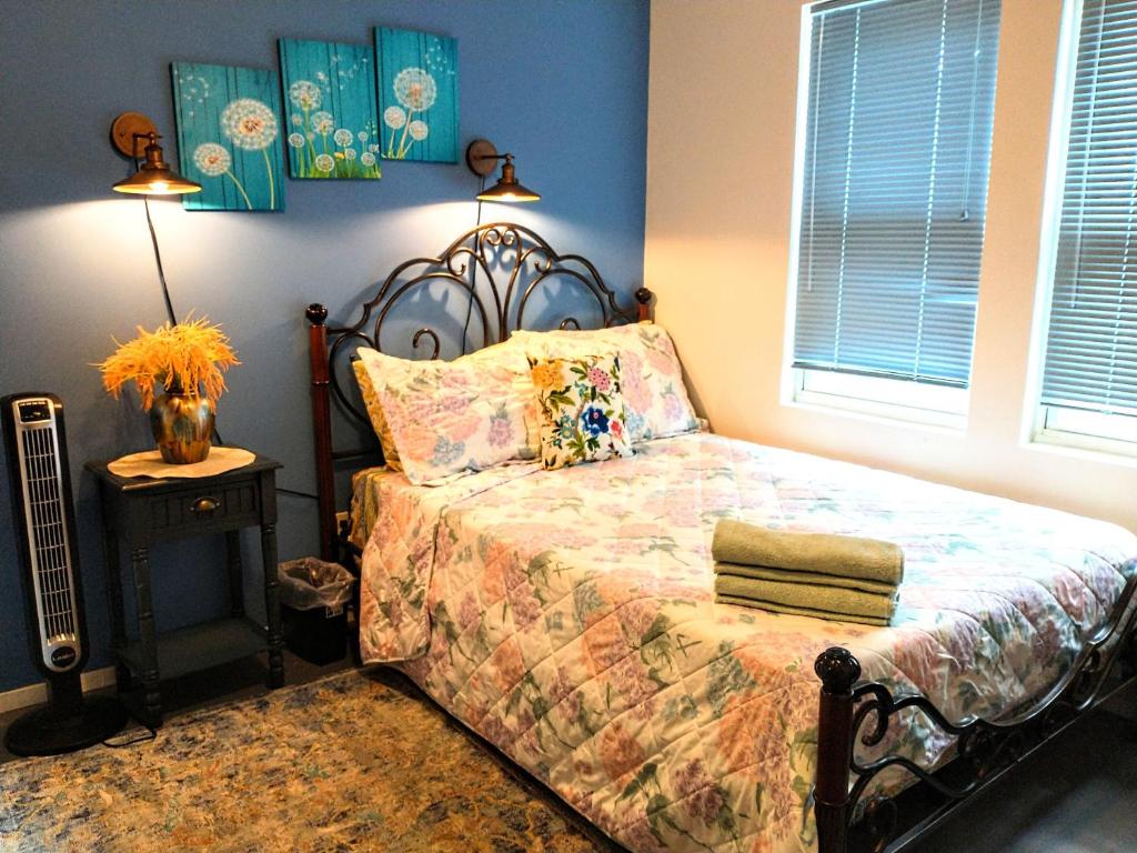 Two bedroom unit for family and friends