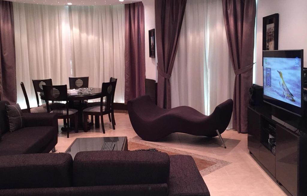 Bneid Al Gar Penthouse Entire Apartment 3 Bedroom Family Only