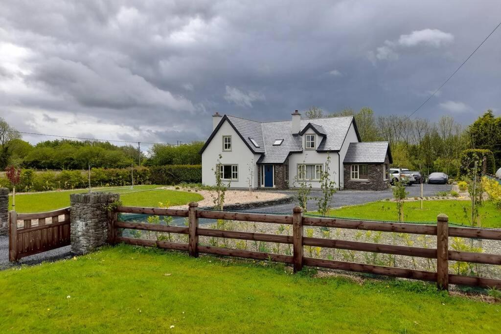 Conveniently located house to enjoy all of Kerry