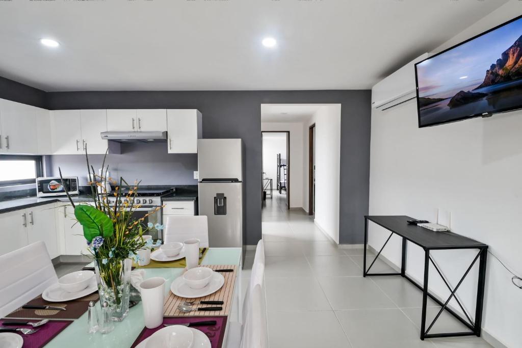 Bright Apt with Game room