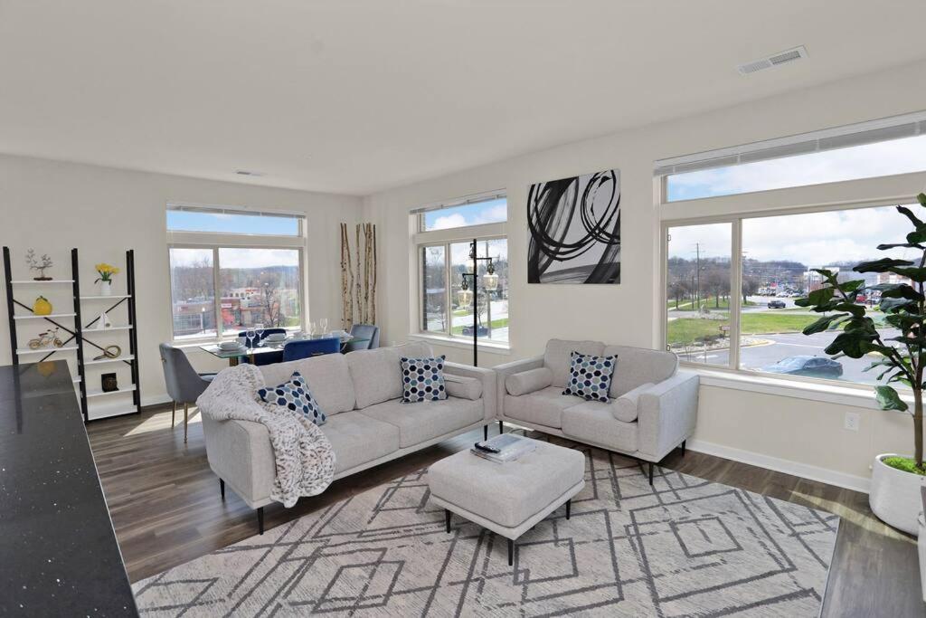 Elegant Oasis Central Fairfax GMU Fast Wi-Fi