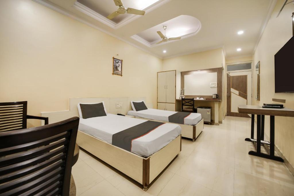 Super OYO Collection O Hotel Silver Inn