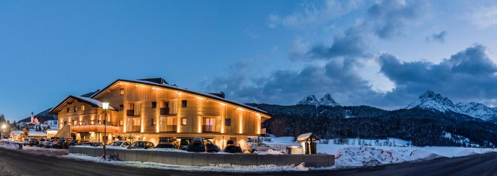 Helmhotel