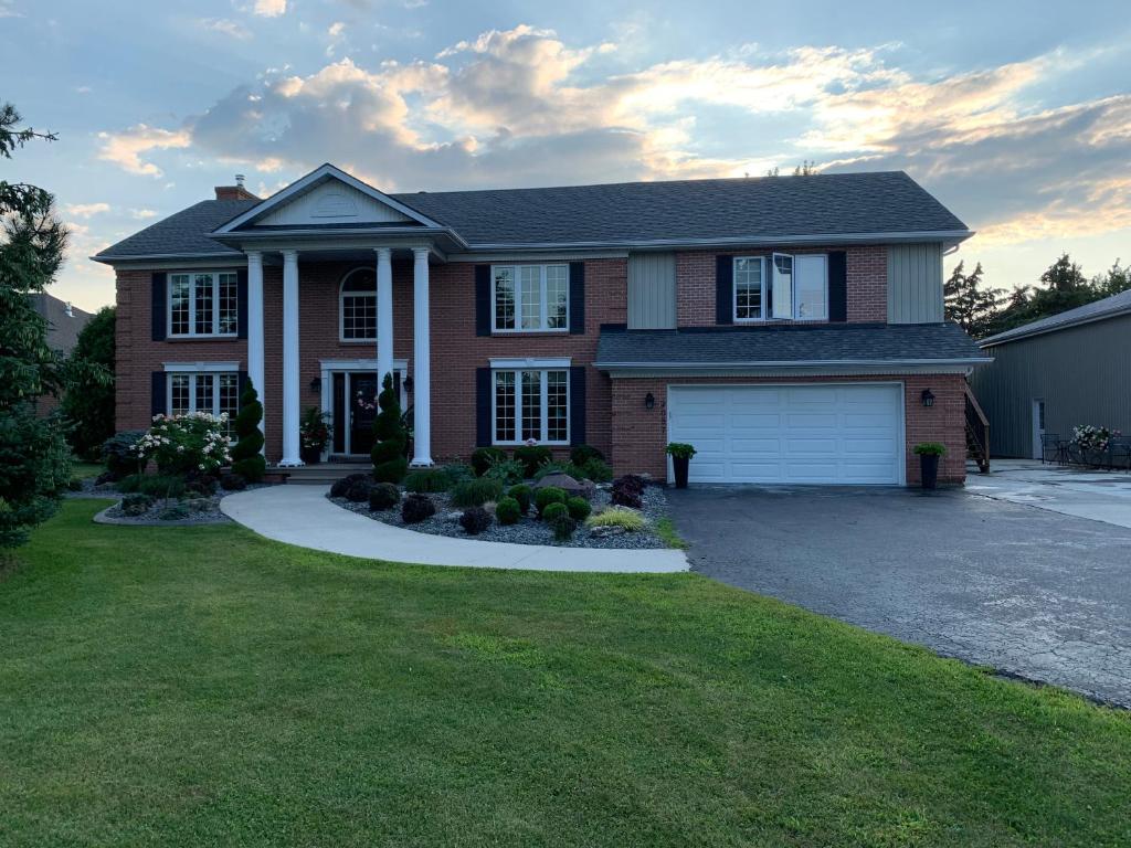 Woodslee Bed and Breakfast