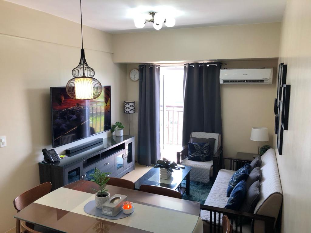 Cozy 2 Bedroom Condo with Balcony for Rent