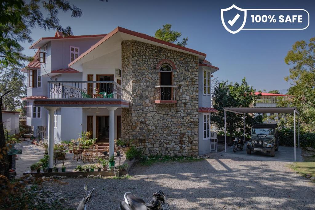 SaffronStays Brookville, Dehradun - pet-friendly home with a garden - All clear roads