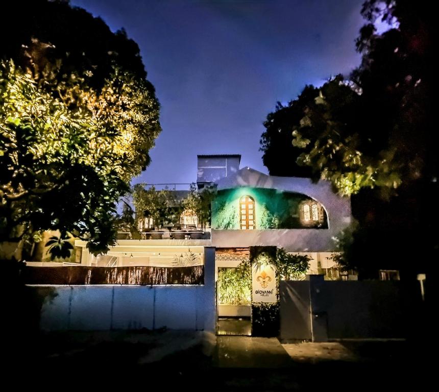 Giovanni House