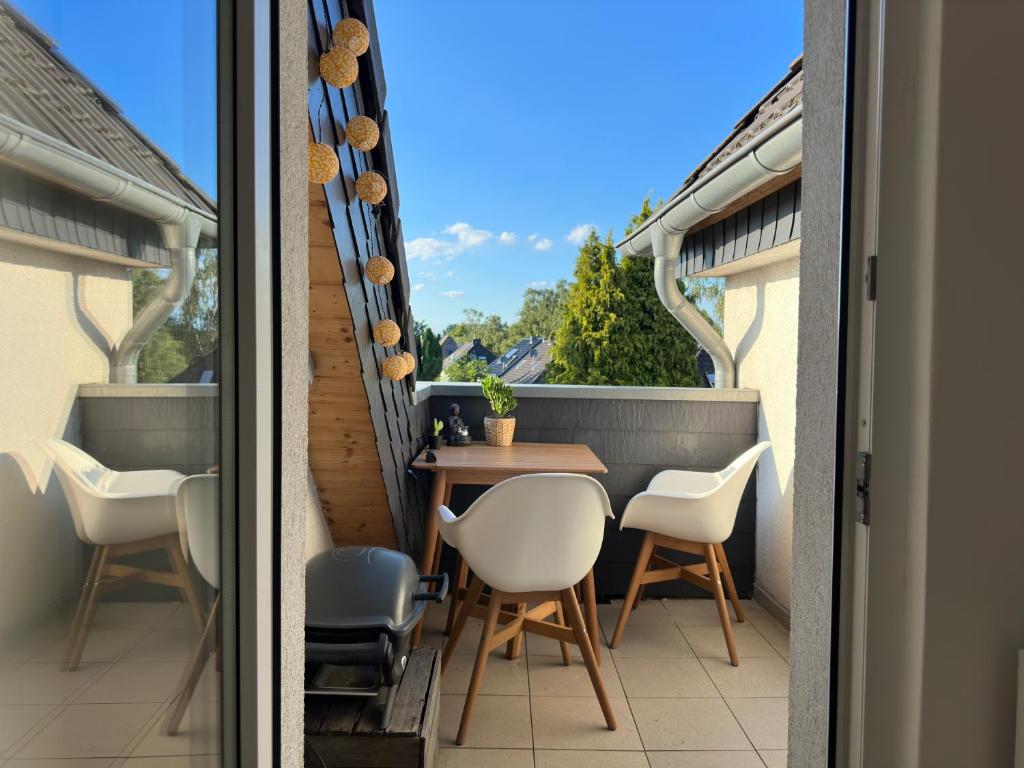 Möbliert-nahe Bochumer Ruhrstadion-WLAN-Netflix-Loggia