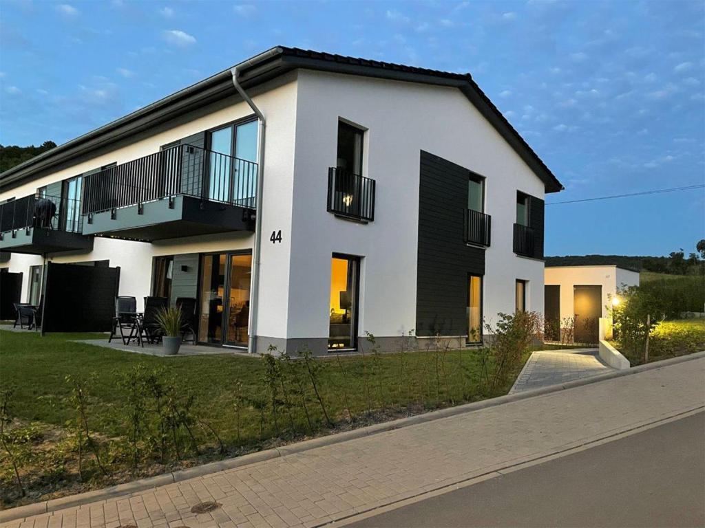 Vinkennest am Diemelsee für 4 Personen - Achtung durch eine technische Störung werden nicht alle freien Zeiträume im Kalender angezeigt, bitte aktiv den Wunschzeitraum wählen