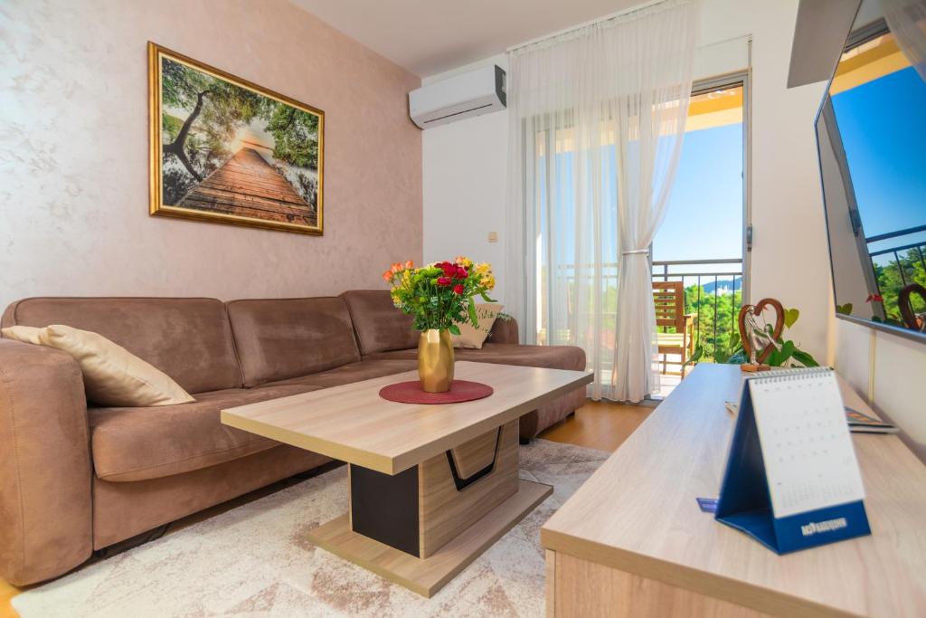 Apart hotel M S KATUNJANIN