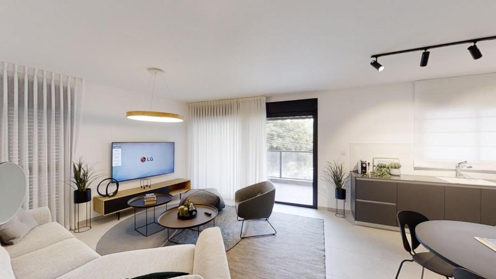 Luxury 3 Bedroom new apartment - close to the Beach & Bahai Gardens