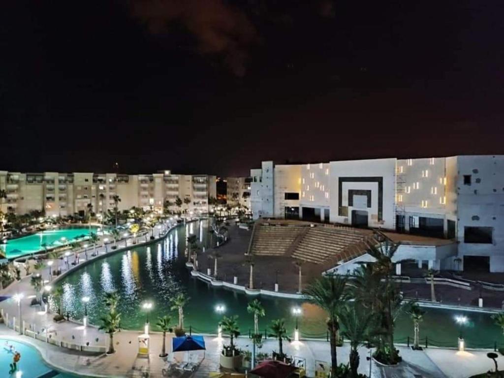 Super appartement avec 5 piscines en résidence