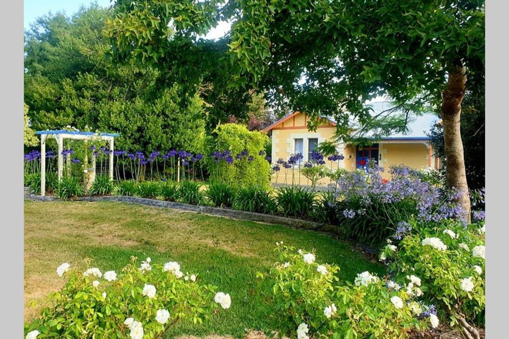 Idyllic Tuscan Paradise with magical gardens