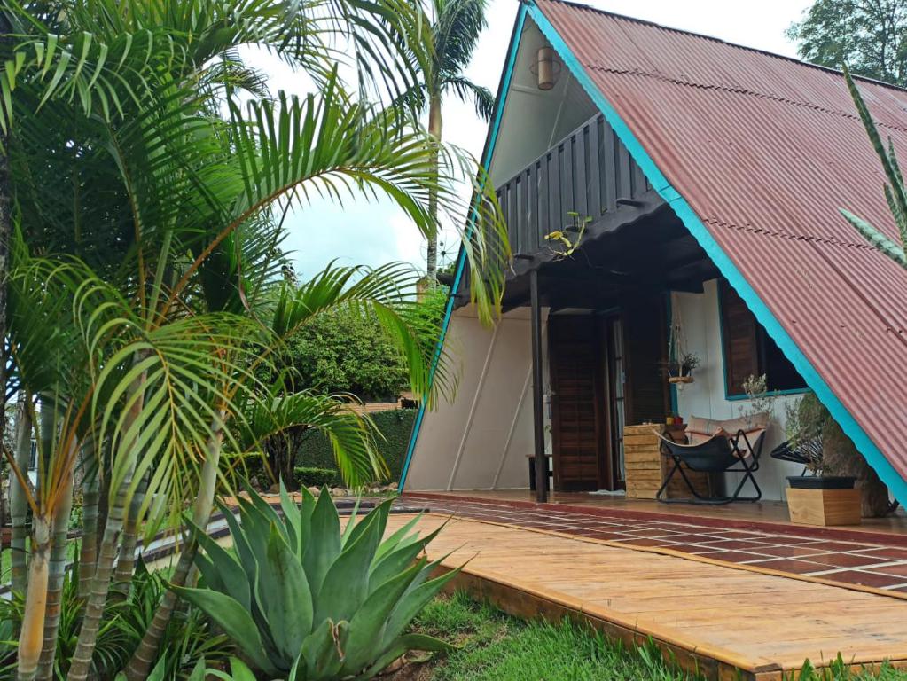 Casa de campo, charme e aconchego em cond. fechado