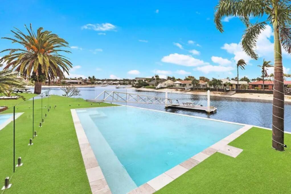 Waterfront 4BD Home Pool, Family & Pets