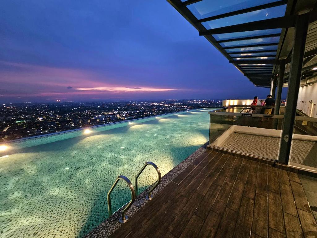 Quartz Executive Suites By GGM