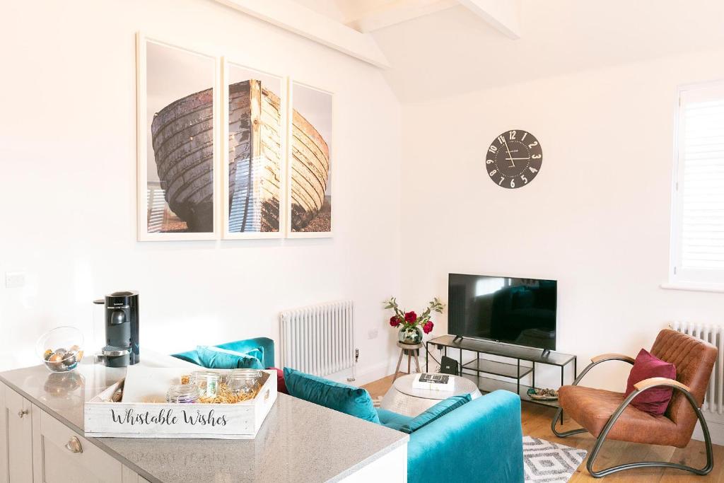 A Stylish Seaside Retreat, Whitstable with Parking Space
