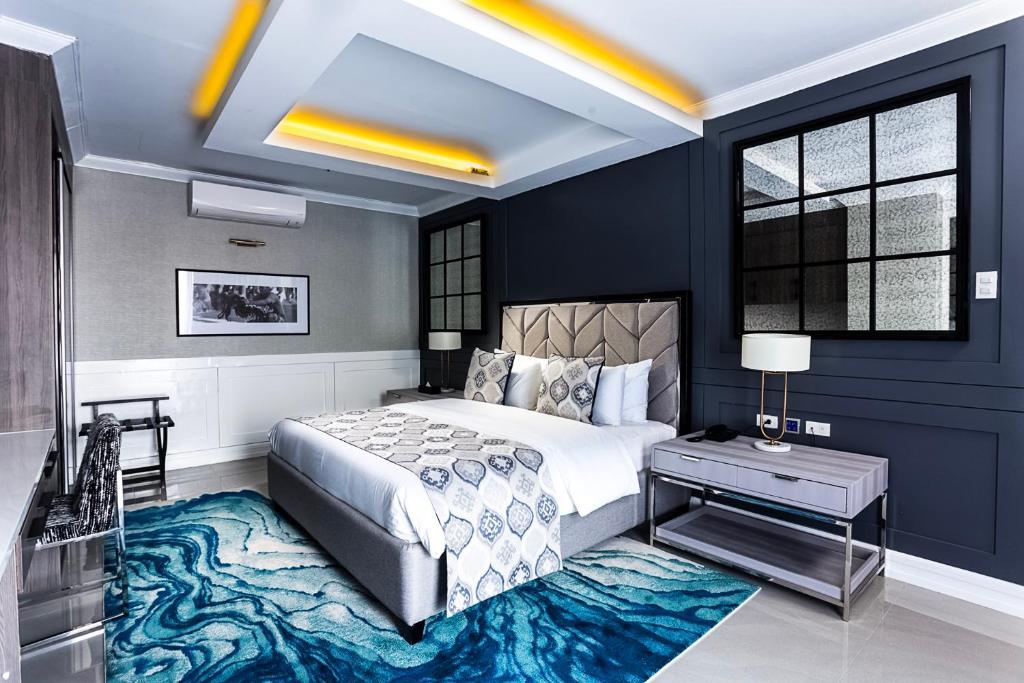 Stonehill Suites