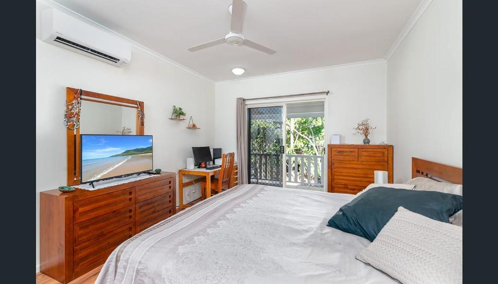 Modern 2 bedroom townhouse - Four Mile Beach Escapes