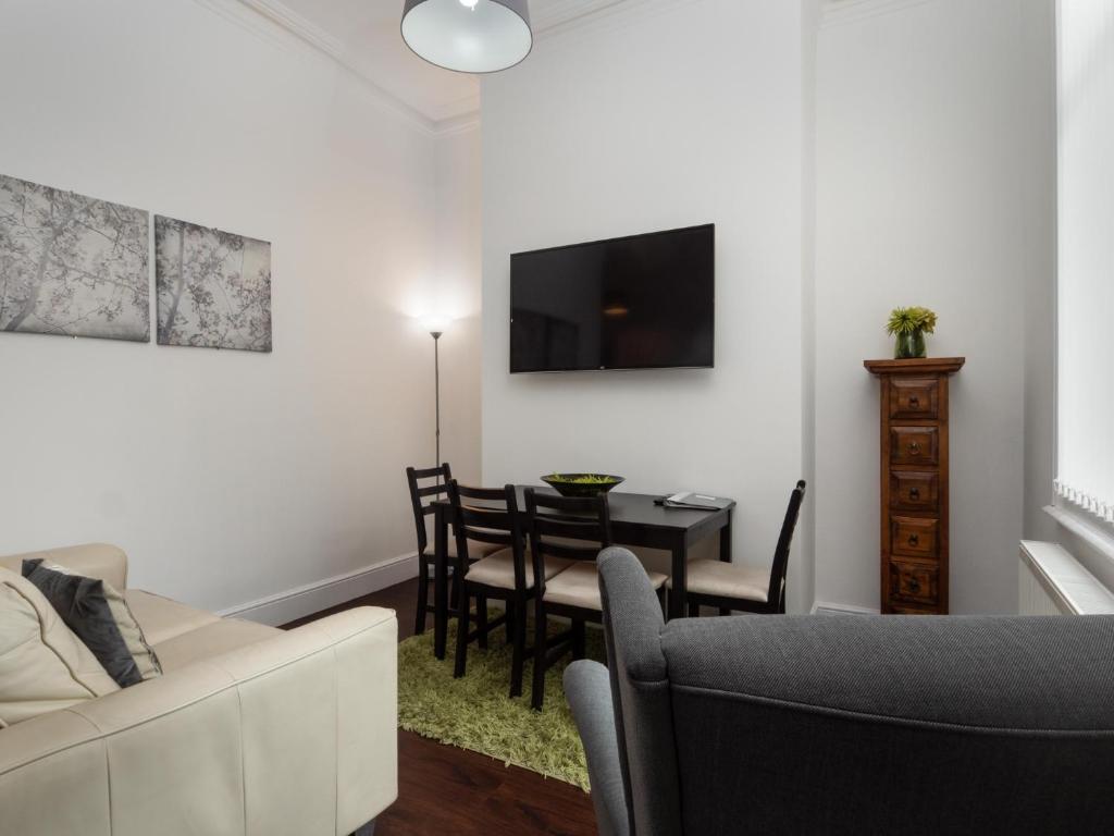 Apex Living NE - Beachville House 4 Beds FREE PARKING