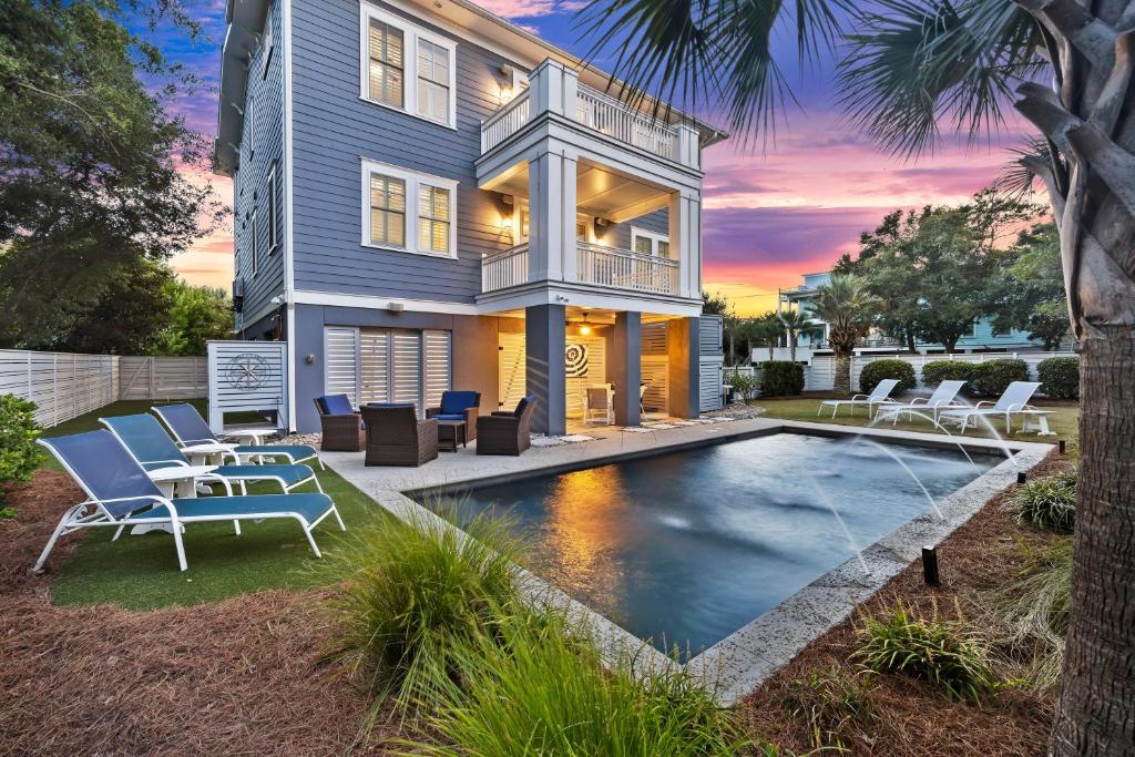 2301 Palm Blvd