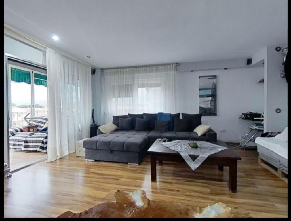Apartamento con piscina y cerca de la playa